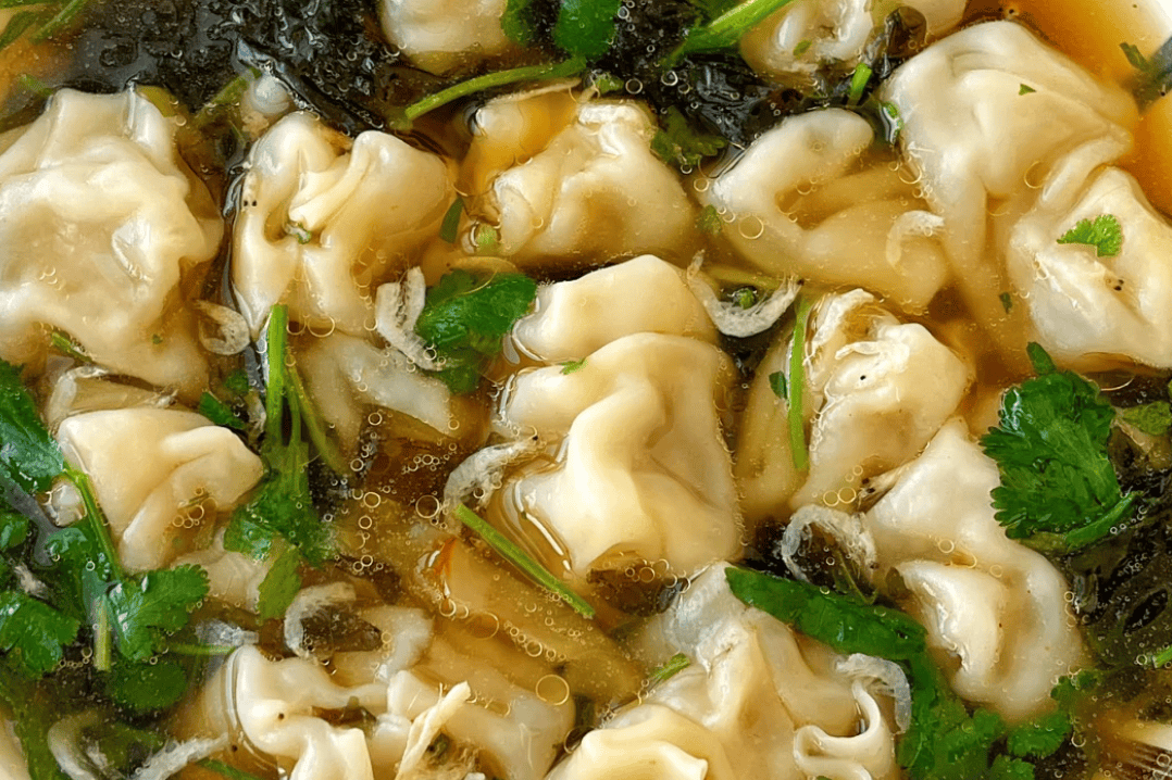 一碗酸汤馄饨，暖胃更暖心