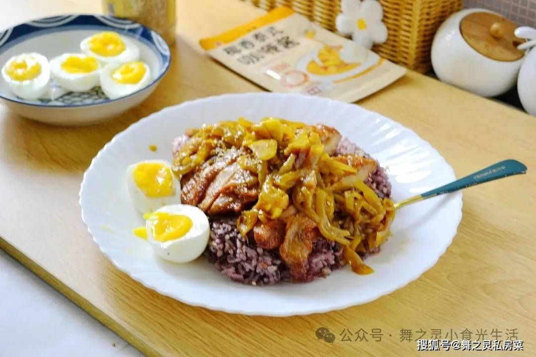 天热这道菜上桌，孩子们完全被征服，饭连菜一口焖，吃光了