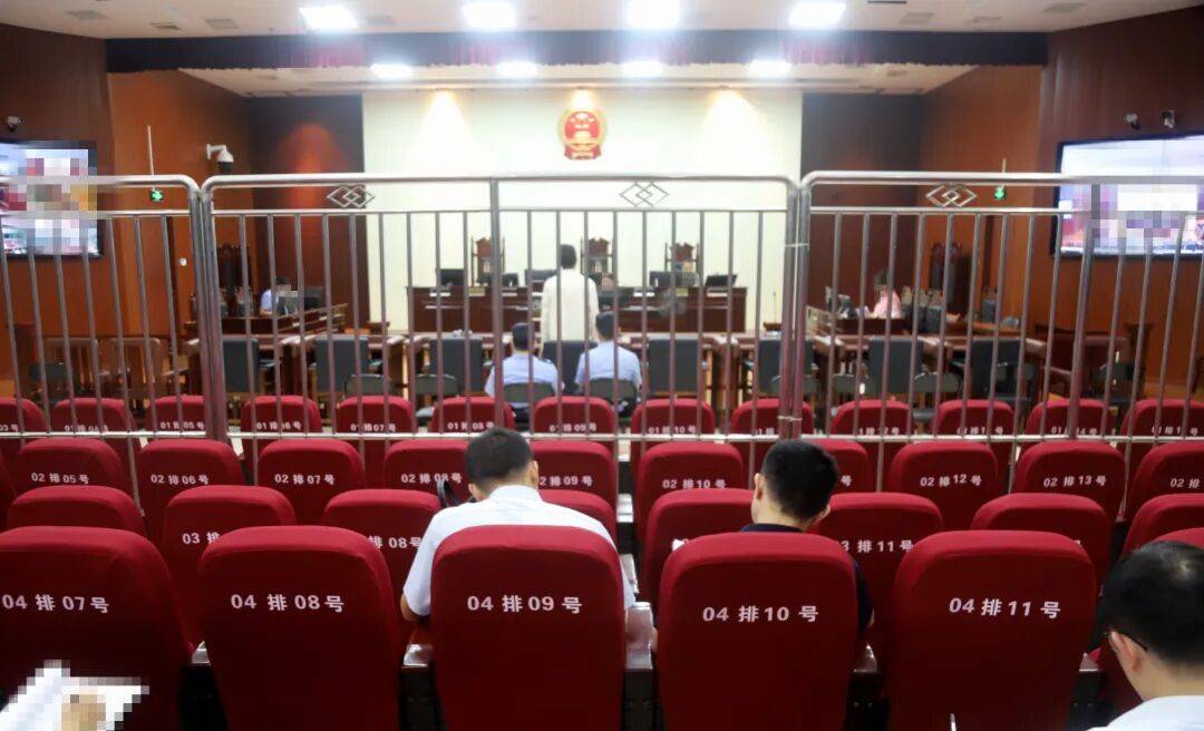 门将董某某6场比赛放球收受64万 被判有期徒刑1年6个月