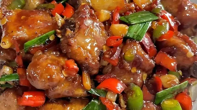 香到舔盘!不焯水不油炸,10分钟搞定焦香酥嫩生炒排骨