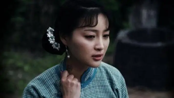原创不听母亲劝阻，她27岁嫁45岁老头，成婚115天，狼狈离婚