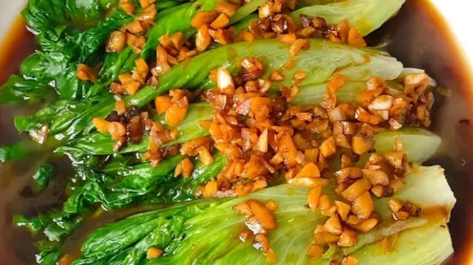 蚝油生菜:脆嫩回甘,粤菜里最清爽的百搭神菜
