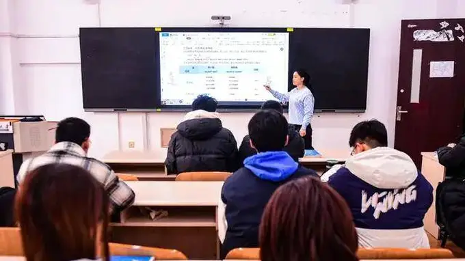 一位民办院校老师的心声:20万读民办,真的值吗?