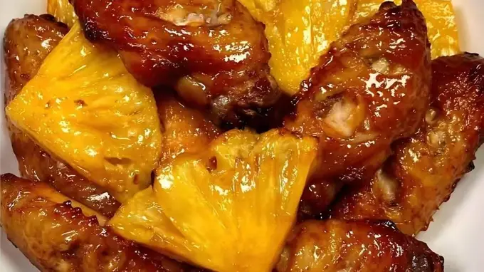 菠萝烤鸡翅:果香爆汁,惊艳味蕾的神仙搭配
