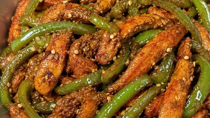 青椒炒鸡胸肉 20分钟快手治愈料理