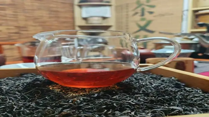 山塘岐六堡茶 核心产区身份实至名归 古法手工铸就正宗六堡茶味