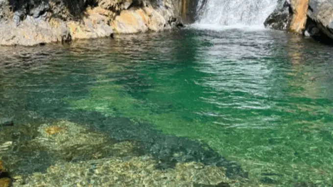 鄂南通城深山秘境 藏于无人区的治愈瀑布飞泻四十米