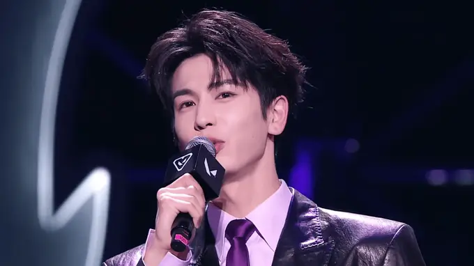 张凌赫周也登无畏契约表演赛！上演电竞男女主光环！他太准了！