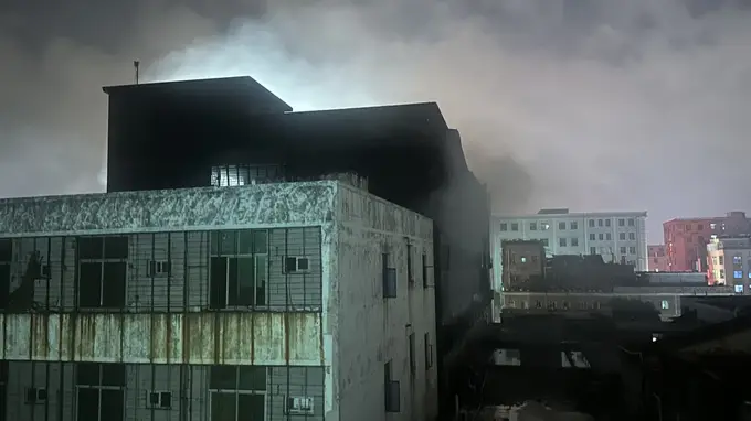 直击福建晋江鞋厂火灾现场:救援基本结束,火场勘验人员入场