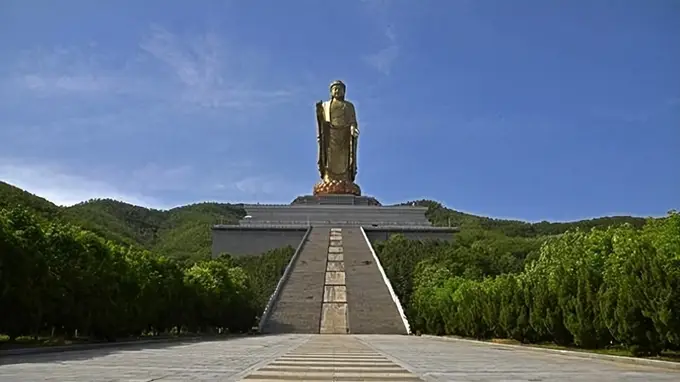 曾耗费12亿人民币修建完成的“世界最高佛”,如今水喝不起拜不起