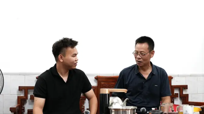 寻韵千年山茶史,对话会长品茶香|我院 “笃志向善” 突击队走访茶叶协会卢会长