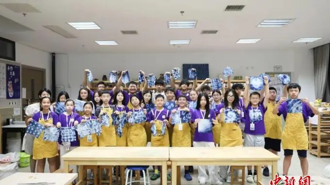 “华语侨心”研学营落幕:华裔青少年从线上诵读走进线下文化体验