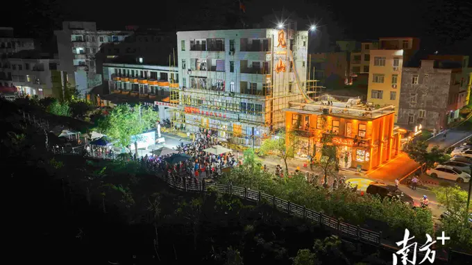 郁南燃爆夏夜：音乐会黄皮科普打造特色文化体验