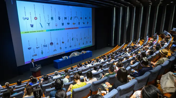 国博漫游记：古代中国有意思》正式亮相北京 中信出版联手国博推出漫画科普新作