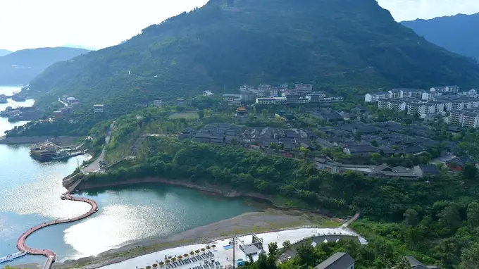 金沙江畔 马湖府古城2026暑期夜游 马湖府古城・屏山炒青啤酒沙滩音乐趴盛大启幕