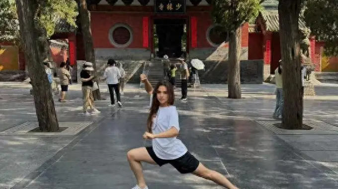 从“看景”到“入戏”外国游客“沉浸式”游啥？