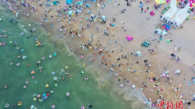 7月30日 山东日照海滨开启盛夏清凉狂欢