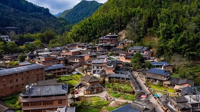 那柯里：因马哭得名的古茶马村落，连心桥守着人间温情时光