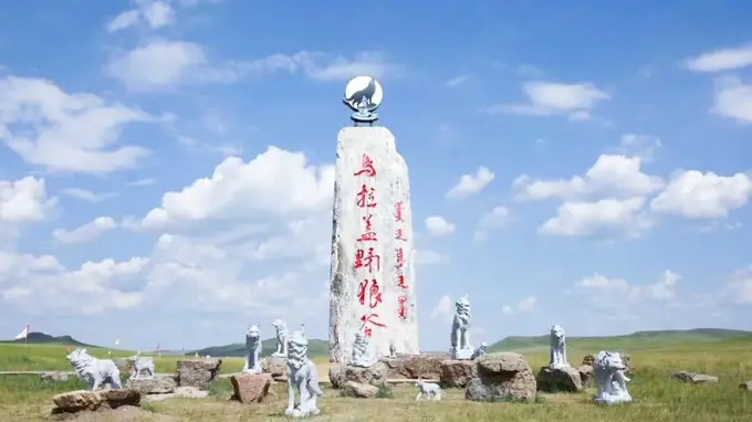 游客打卡《狼图腾》拍摄地遭拉至山寨野狼谷 当地文旅确认存在私人同名景区