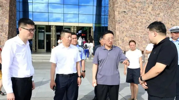 梁巍实地调研汤旺河林海奇石景区 部署暑期文旅服务提质与客流高峰应对工作