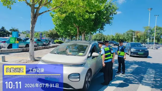 景德镇申遗之后 暑运客运窗口全力守护