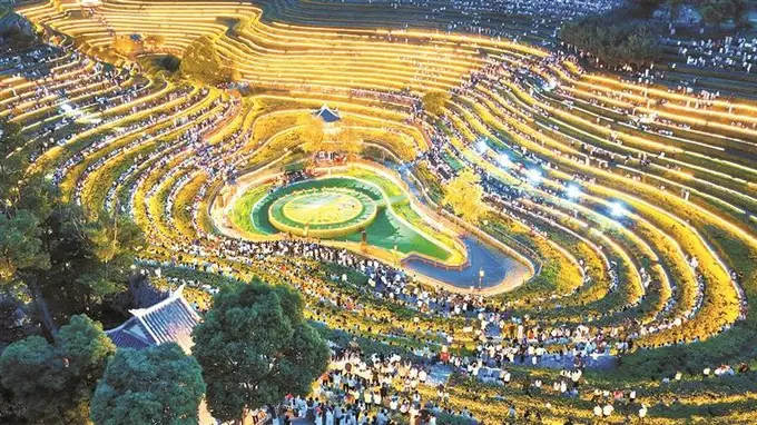 毕节大方古彝梯田 石磨舞台唱响大地艺术音乐会出圈破圈
