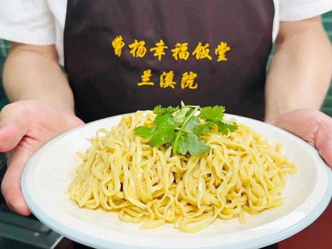 冷面冷馄饨应季上新，社区长者食堂飘出“夏日咪道”！