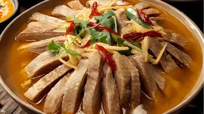 吕文扬：把一锅固始鹅块熬成浸满乡土的老风味