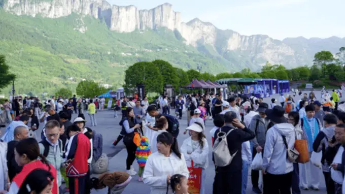 恩施“铁腕治旅”背后:游客吐槽频发,旅游人次增速连续两年下滑