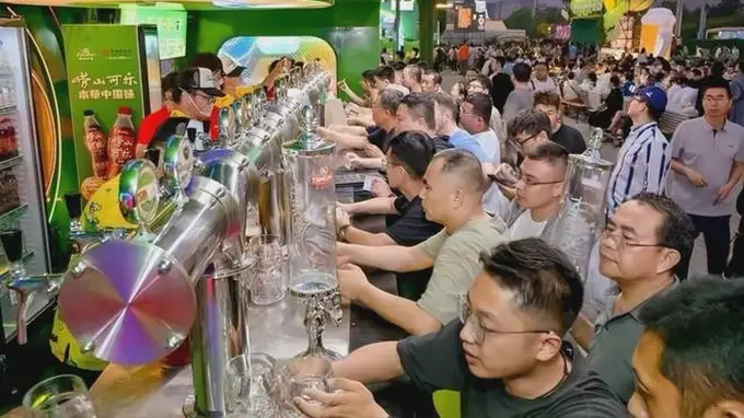 火了36年！青岛啤酒靠一场啤酒节，吃透全年增长