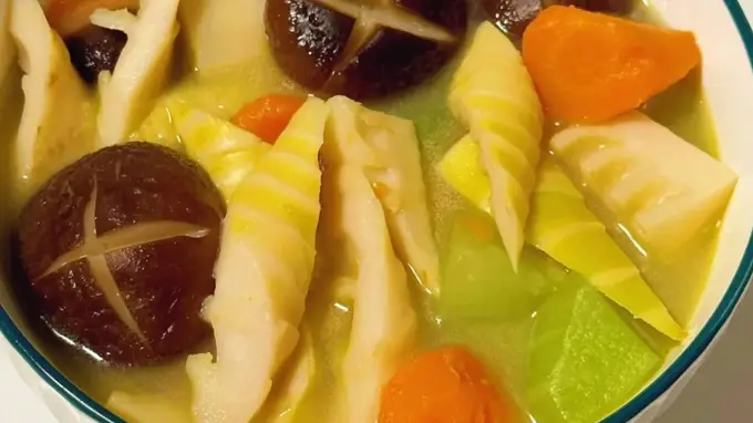 喝香菇竹笋降压汤 中老年人食疗养生新选择