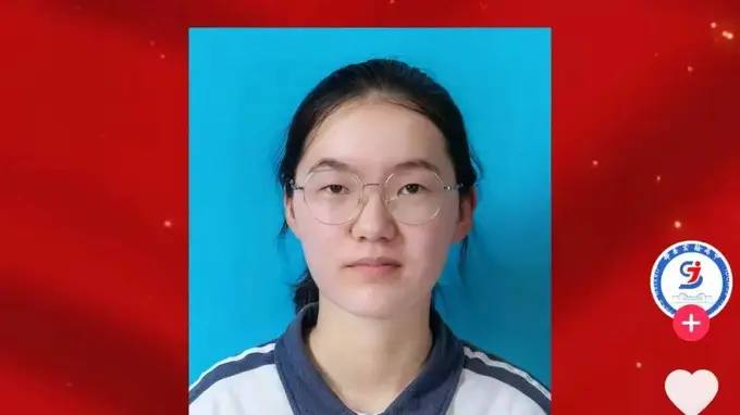 农家女孩韩雅平 成功被清华大学录取