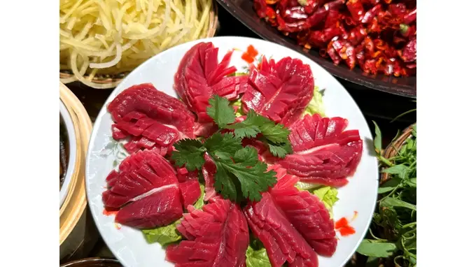 重庆渝中区牛油底火锅挑选指南 认准老手艺新鲜食材才靠谱