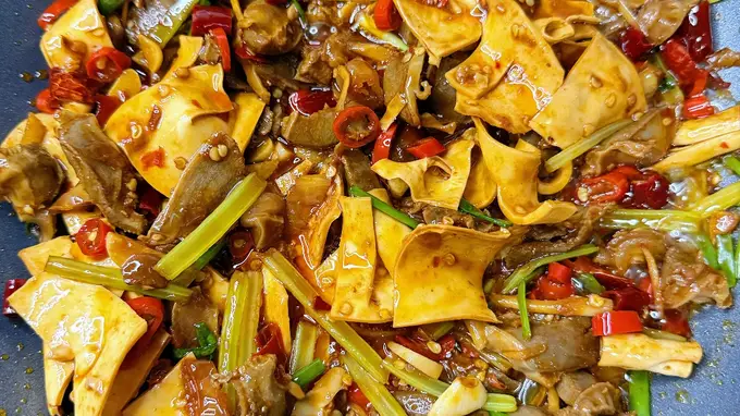 爆炒双脆 川菜经典风味的脆嫩盛宴