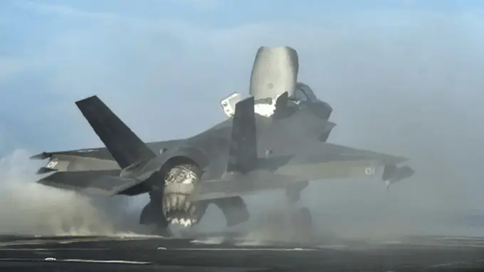 F-35B坠机事故频发？美军这型主力战机又在加州折戟，核心作战能力再受重创