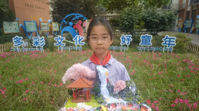 郑州中原区外国语小学在市模型锦标赛上获佳绩