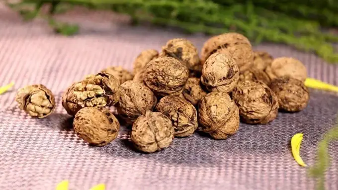 坚果助脑力不退化？哪种坚果最推荐？“最脏水果”第一名，不是草莓，不是葡萄
