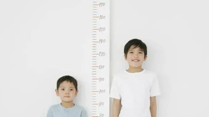 一个不起眼的小习惯,正在“吃”掉孩子的身高,趁早排查!