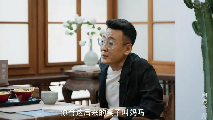 使劲夸Papi酱的窦文涛，还是被骂了