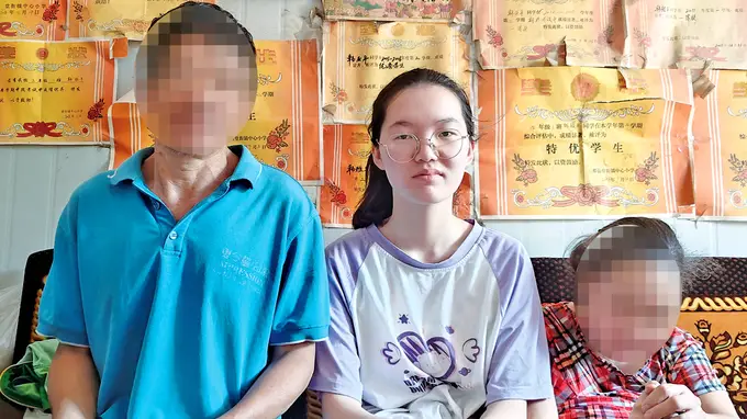 高考699分女生遭网暴后又遇冒名账号带货 知情人：她希望不被过多打扰，希望回归平静生活