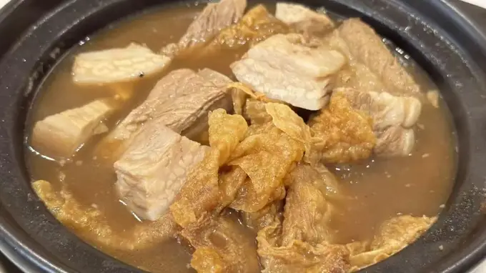 肉骨茶的药性与美食之旅