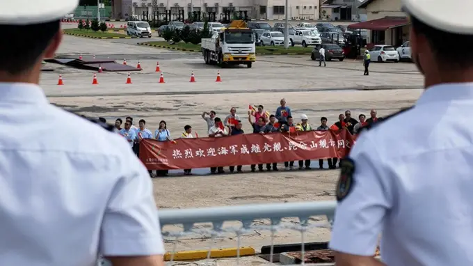 中国海军83舰编队到访文莱 开启建交35周年友好访问之旅