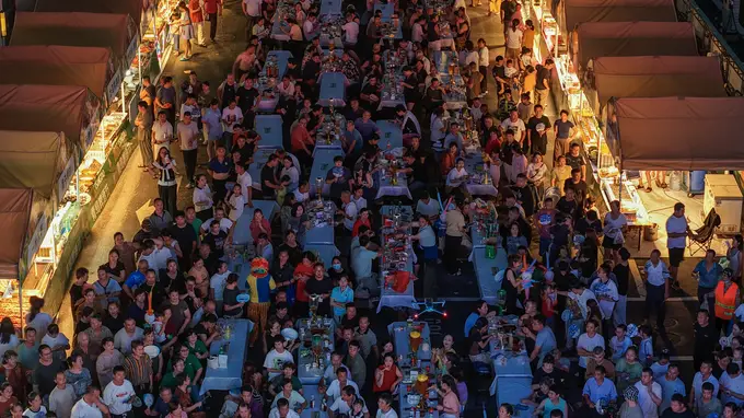 建德更楼夏日新安江青岛啤酒节启幕 点燃特色夜经济新活力