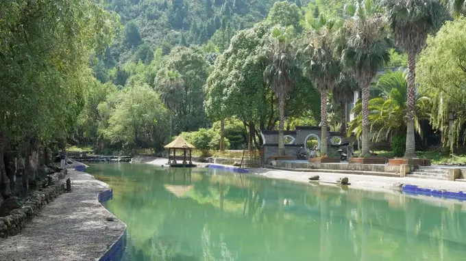 贵定：“凉资源”变身“热产业” 清凉山水绘避暑旅居新图景
