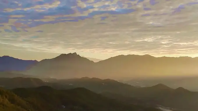 大别山顶观日出 九资河光影里捕捉天光奇景
