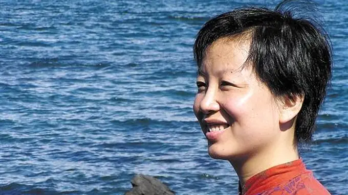 鲁敏《金色河流》《此时此刻》：叩问文学里的财富伦理答案