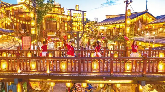 赴沪渝高速灯火 寻江夏里码头烟火