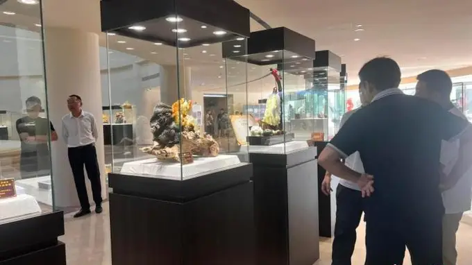 百余件岫岩玉雕精品亮相南京 这场南北工艺美术交流活动亮点十足