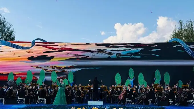 “让世界聆听青海”情景交响音乐会《生命树》在德令哈首演