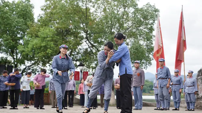 江西于都东门渡口 情景短剧《告别》再现长征送别动人场景